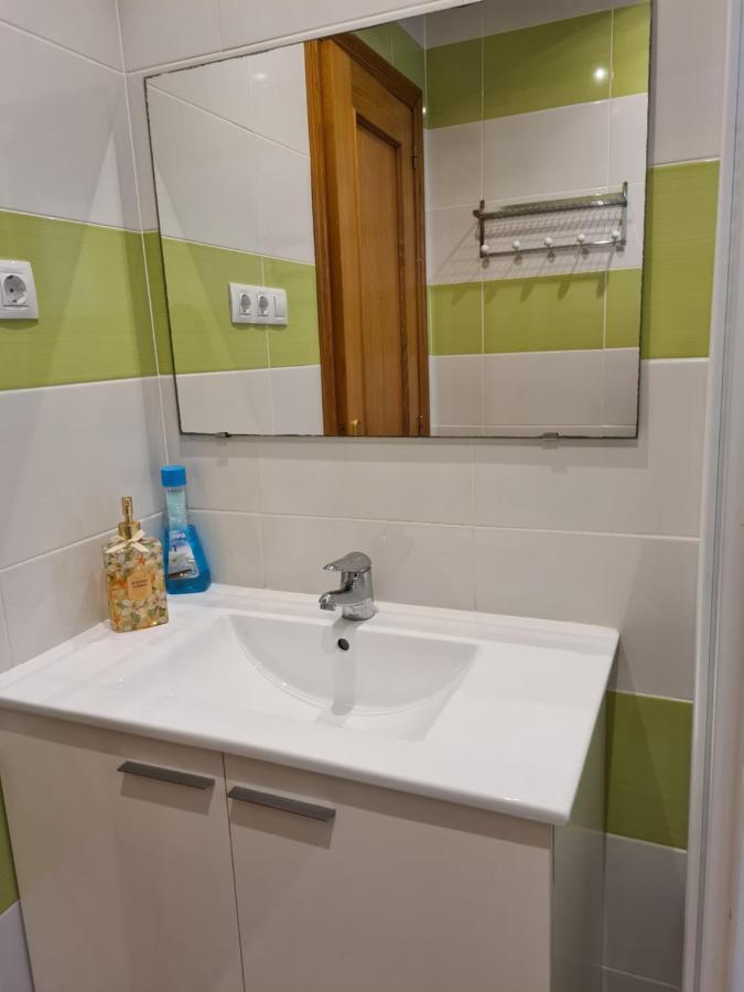 Habitacion Con Bano Privado- En Casa Familiar Beatriz Valencia Luaran gambar