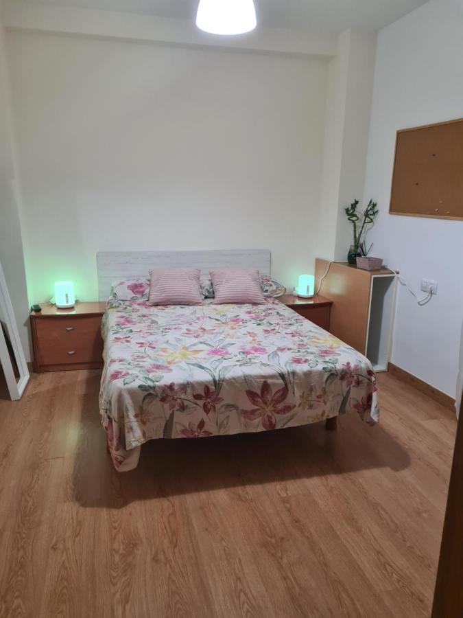 Habitacion Con Bano Privado- En Casa Familiar Beatriz Valencia Luaran gambar